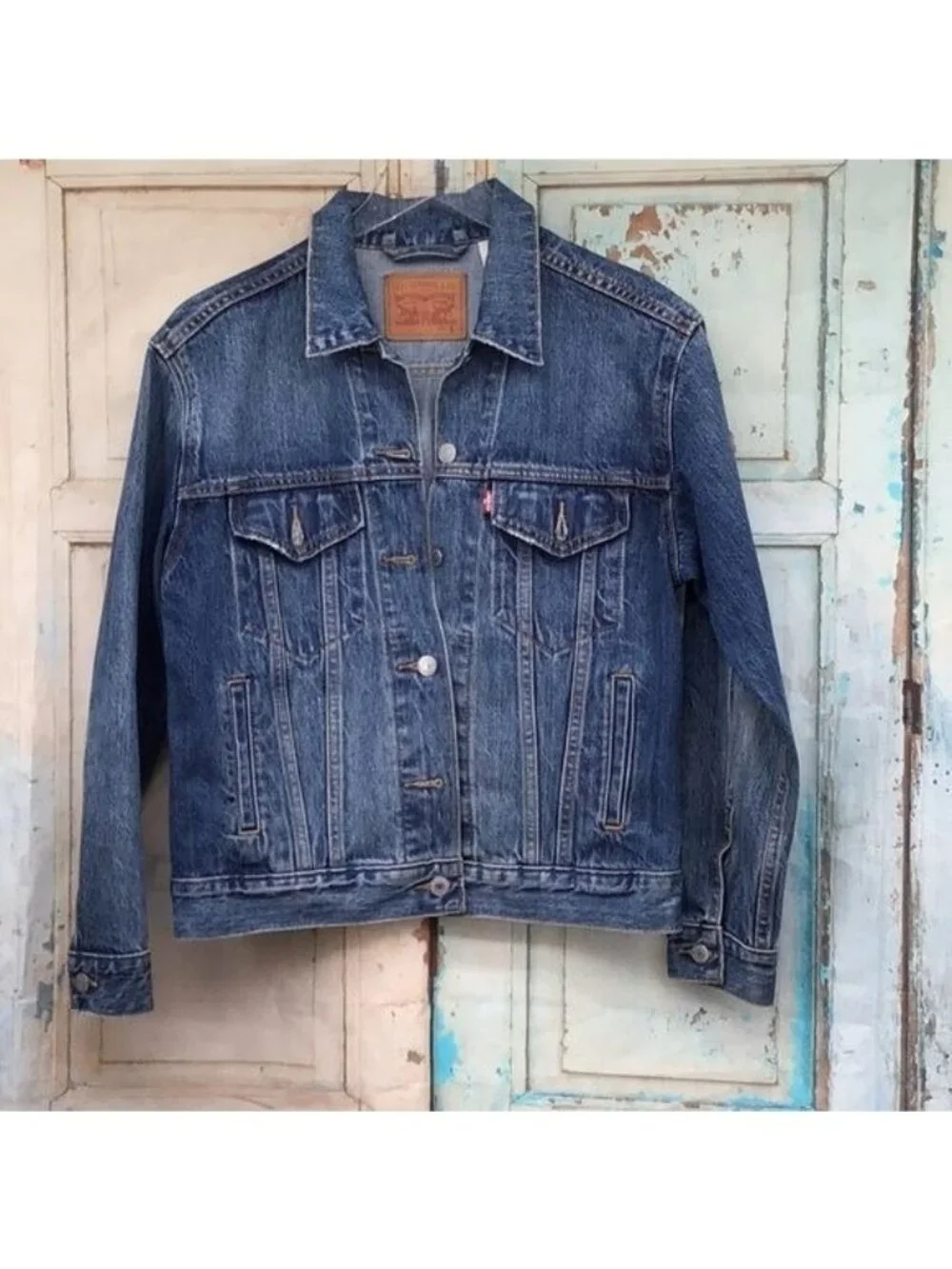 Levis Womens Denim Trucker Jacket Small Blue Button Front & Pockets